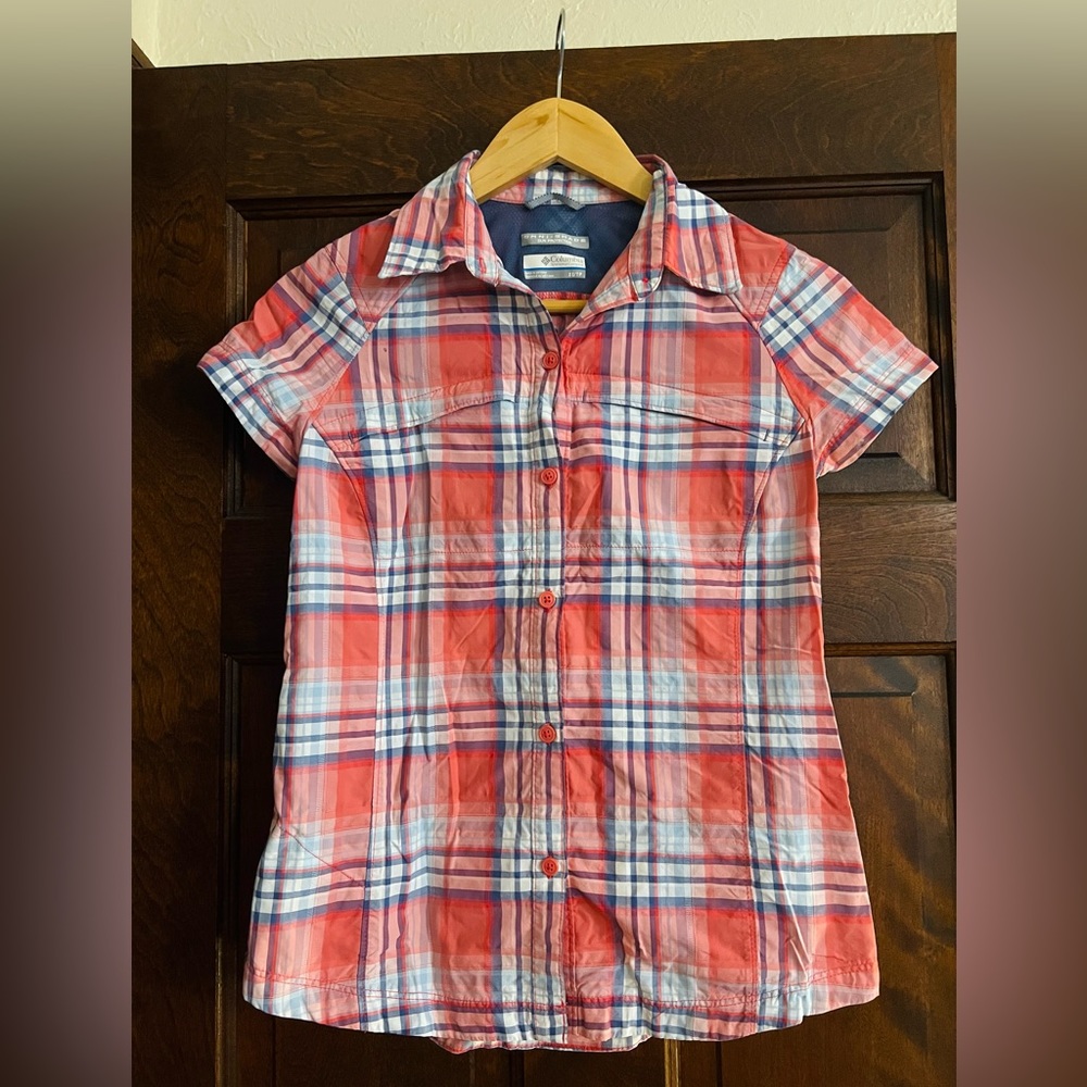 Columbia women’s hiking short - sun protection - coral and blue plaid - Size XS